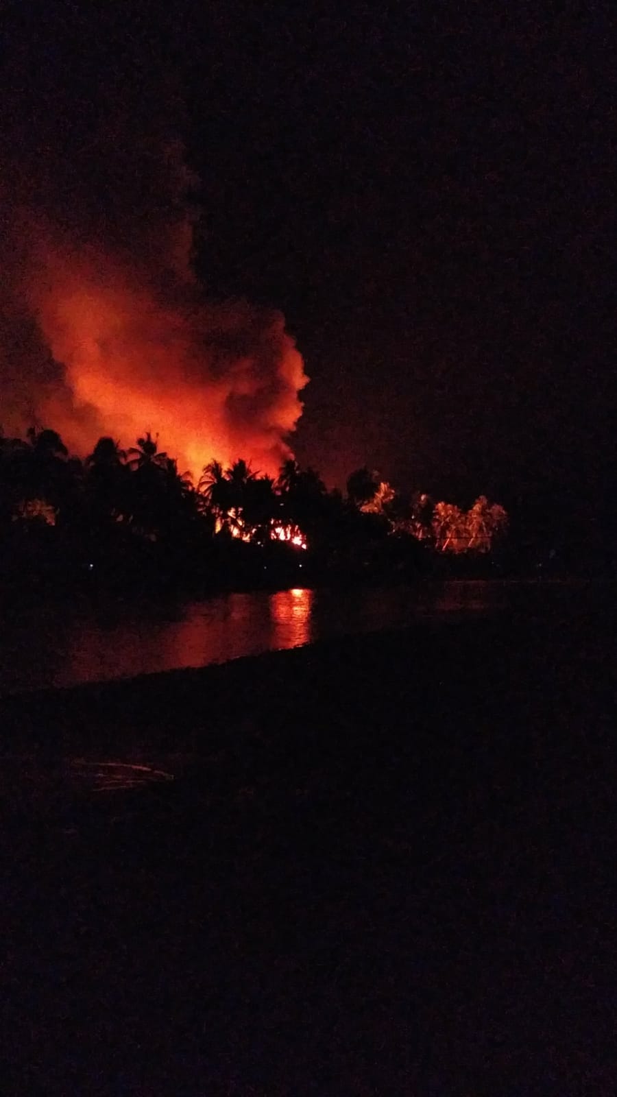 Satu Masjid dan 17 Rumah Terbakar di Cerminan Gedang, Damkar Sarolangun Kesulitan Tak Ada Jalan