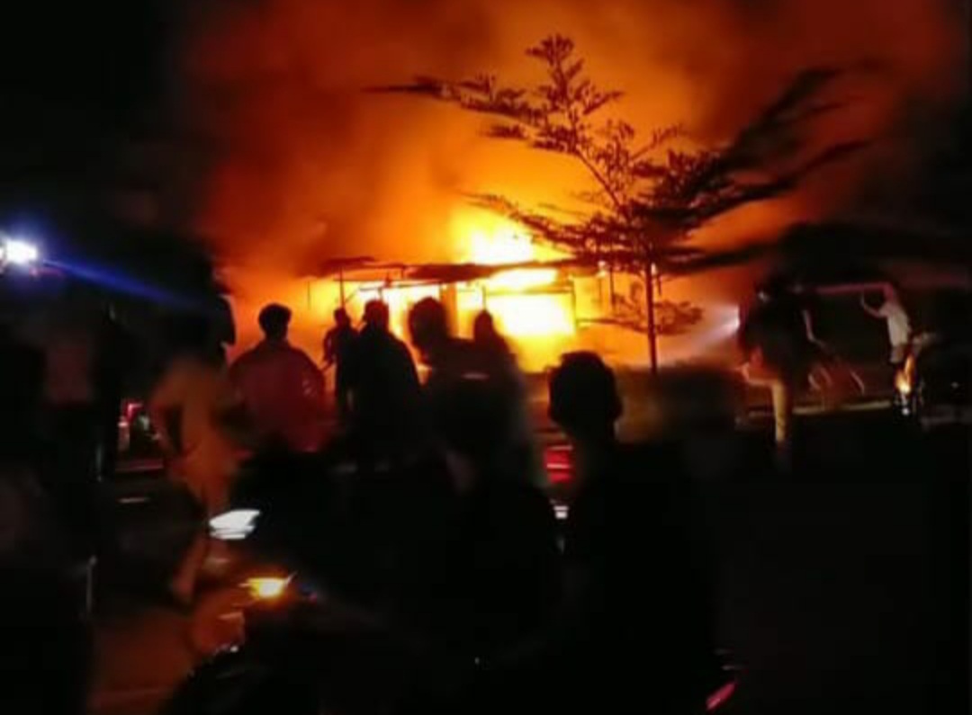 kebakaran-ruko-rimbo-bujang.jpg