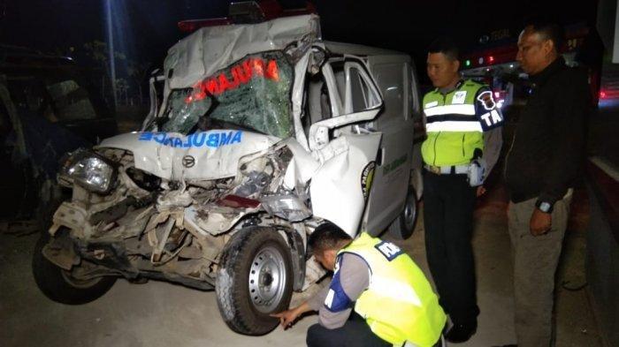 Kecelakaan Maut di Tol Pejagan 4 Orang Tewas, Ambulans Oleng Hantam Truk, Hancur Remuk