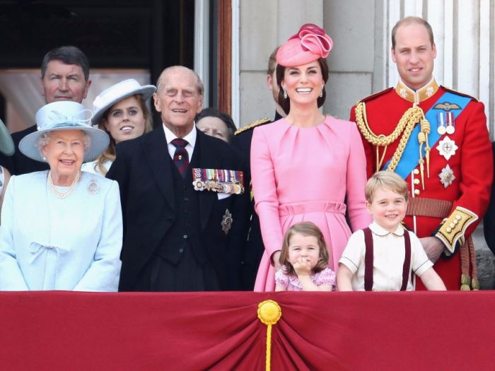 Deretan Artis yang Merupakan Keturunan Kerajaan, Ada Artis yang Awet Muda Meskipun Sudah Kepala 5