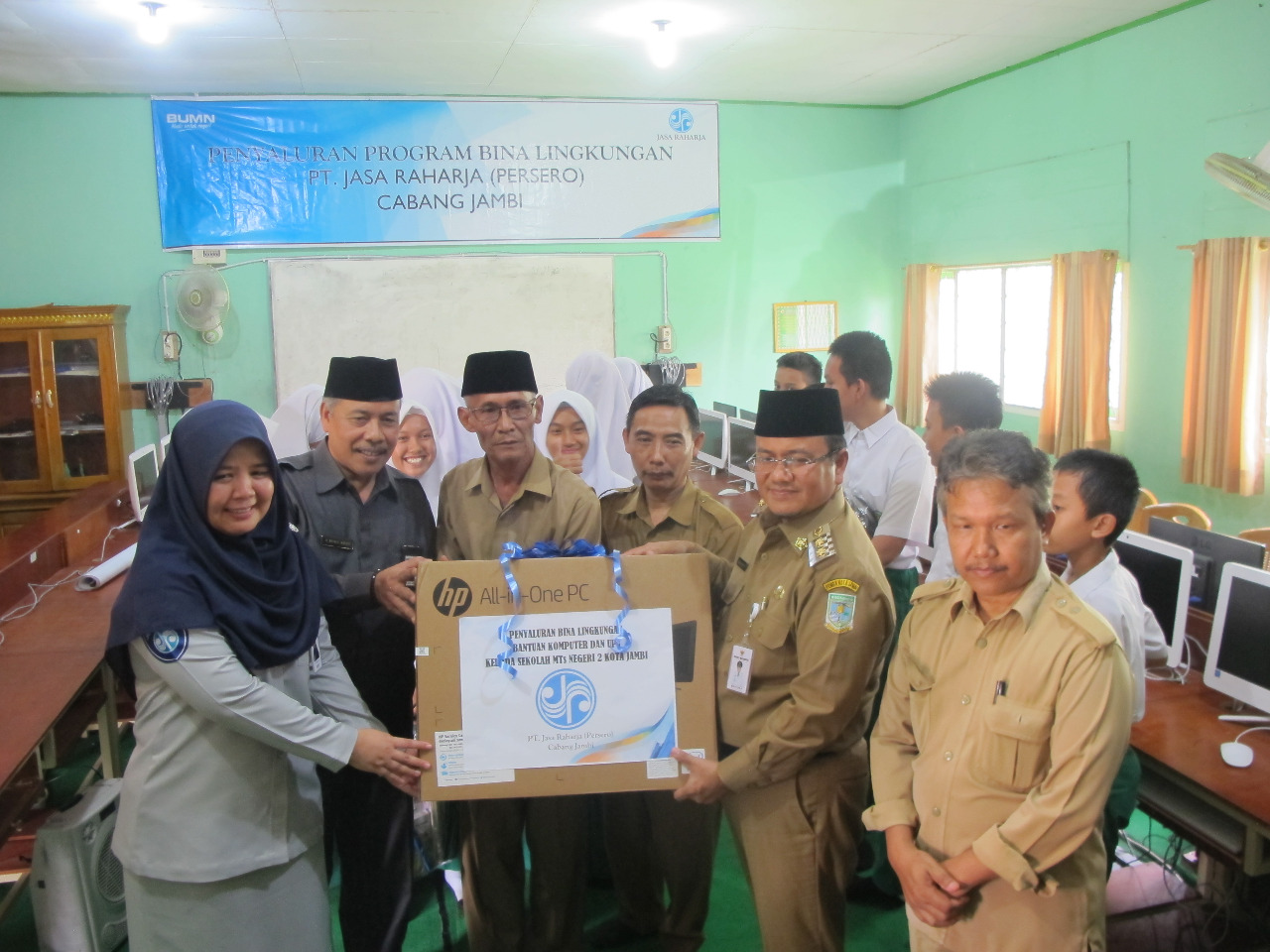 kepala-cabang-pt-jasa-raharja-persero-cabang-jambi-eva-yuliasta-se-msc.jpg