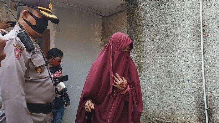 SM (17) Istri Siri yang Masih Muda Disekap Penjual Roti Selama Setahun, Mayat Terlilit Sarung