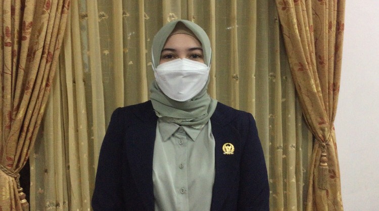 ketua-dprd-kabupaten-batanghari-anita-yasmin.jpg