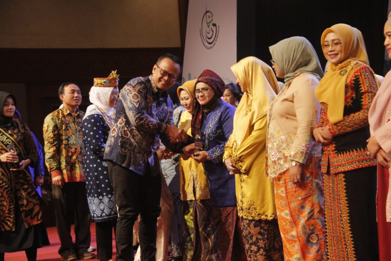 ketua-tim-penggerak-pemberdayaan-dan-kesejahteraan-keluarga-tp-pkk-yang.jpg