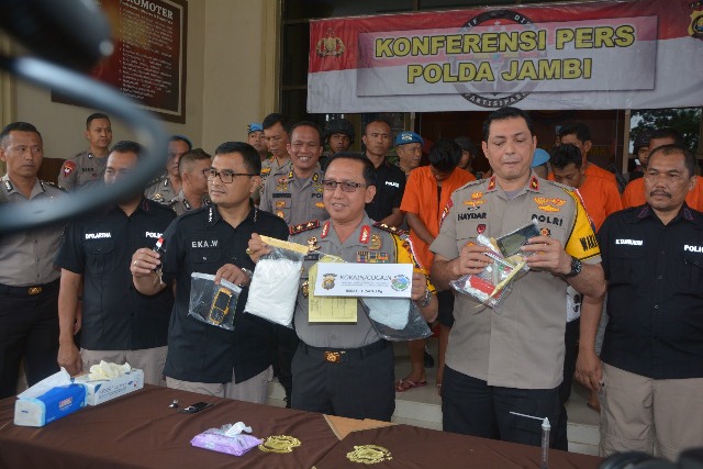kokain-polda-jambi_20181106_110604.jpg