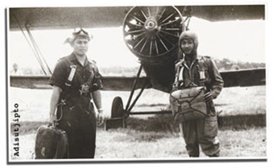 Pilot Tempur TNI AU Diberondong Peluru Kitty Hawk, Pesawat Terbakar Jatuh hingga 9 Orang Gugur