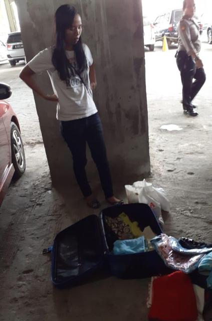 Koper Ungu Mencurigakan di Mall, yang Sempat Repotkan Polisi dan Tim Gegana, Ternyata Ini Isinya