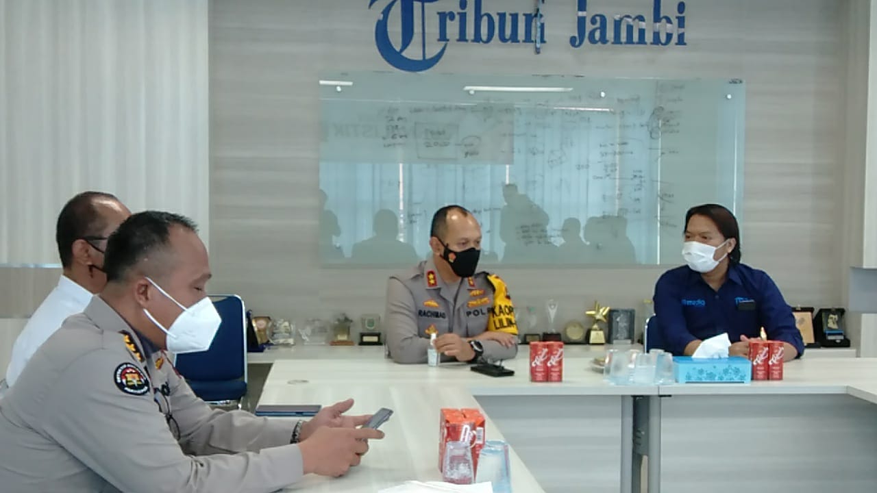 kunjungan-kapolda-jambi-rachmad-wibowo-ke-tribun-jambi.jpg