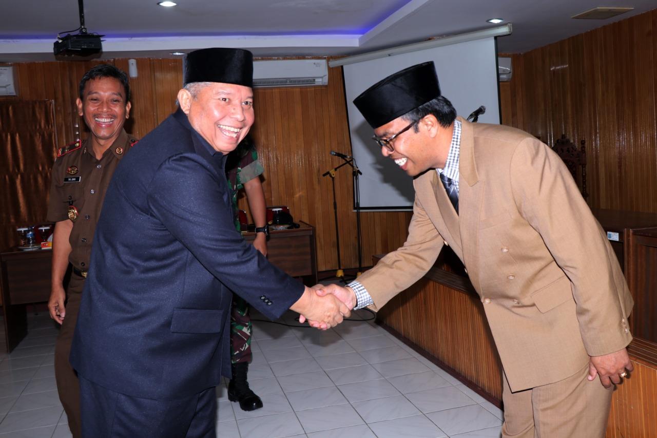 Lantik Plh Sekda Tanjabbar, Bupati Safrial : 'Jabatan Sekda Itu Problem Solver Bukan Problem Maker'