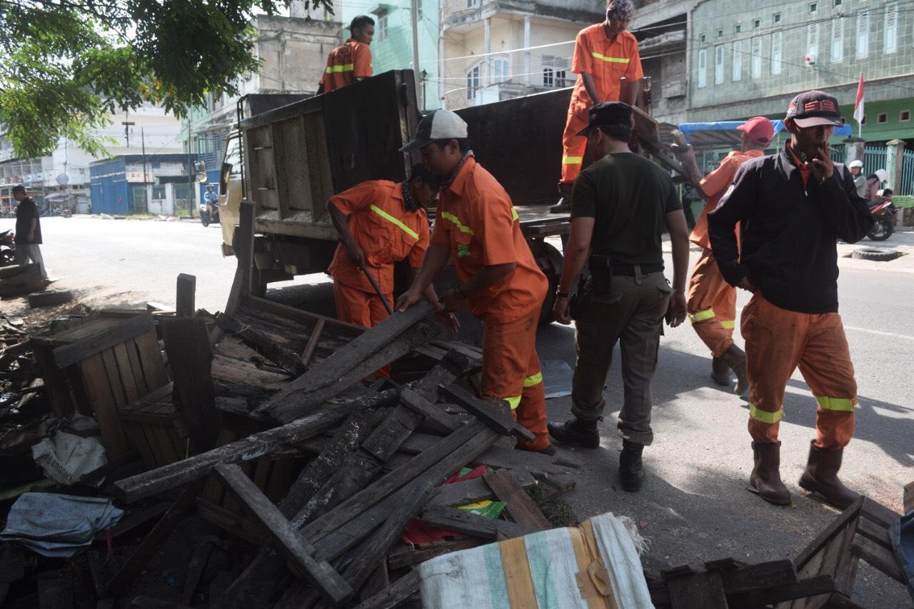 Dibantu Kepolisian, Bangunan Liar di Pasar Talang Banjar Lama, Mulai Di Bongkar Tim Gabungan Pemkot
