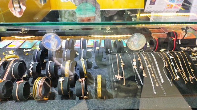 LM Galeri24, UBS, dan Lotus Archi Harga di Bawah Antam dengan Karatase, Kadar dan Kualitas Sama