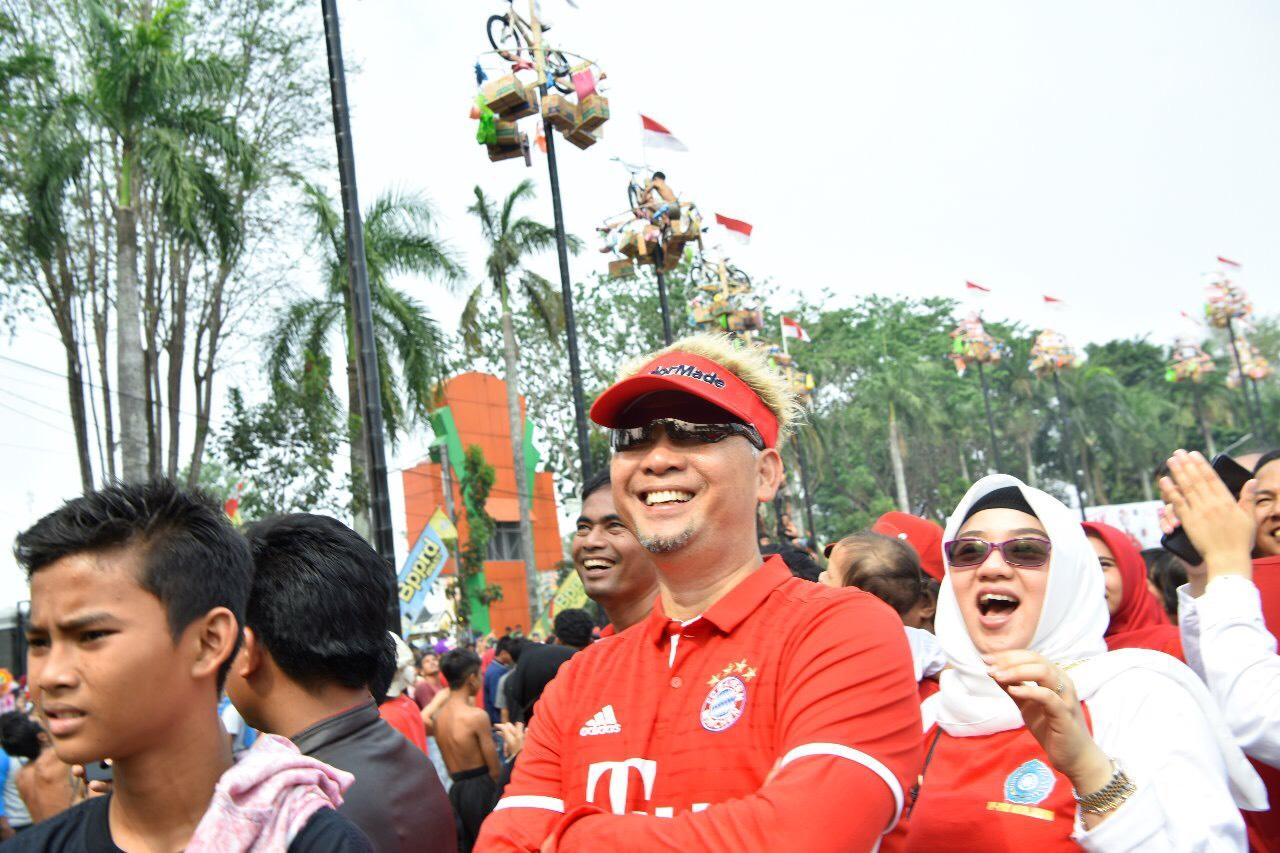 Lomba Makan Kerupuk Hingga Tangkap Itik, Keseruan di Semarak Merah Putih di Kantor Walikota Jambi