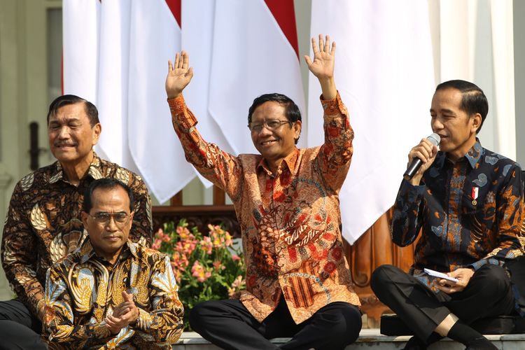 luhut-mahfud-dan-jokowi.jpg