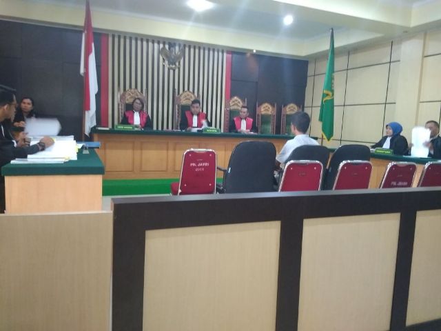 m-jamaah-sidang-korupsi-bansos_20180514_205930.jpg