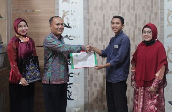 Mahasiswa UIN Jambi Juara 1 Lomba Karya Tulis Ilmiah yang Diadakan UMJ