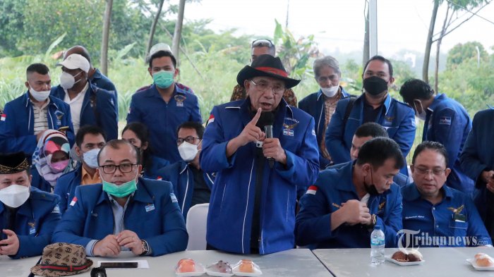 Emosi Max Sopacua Meledak Disebut Perusak Demokrat, Jansen Sitindaon Ditantang: Otaknya di Dengkul