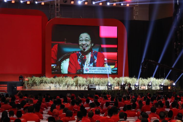 Megawati Melongo Dengar Isu Ganjar Akan Menjadi Cawapres Mendampingi Prabowo
