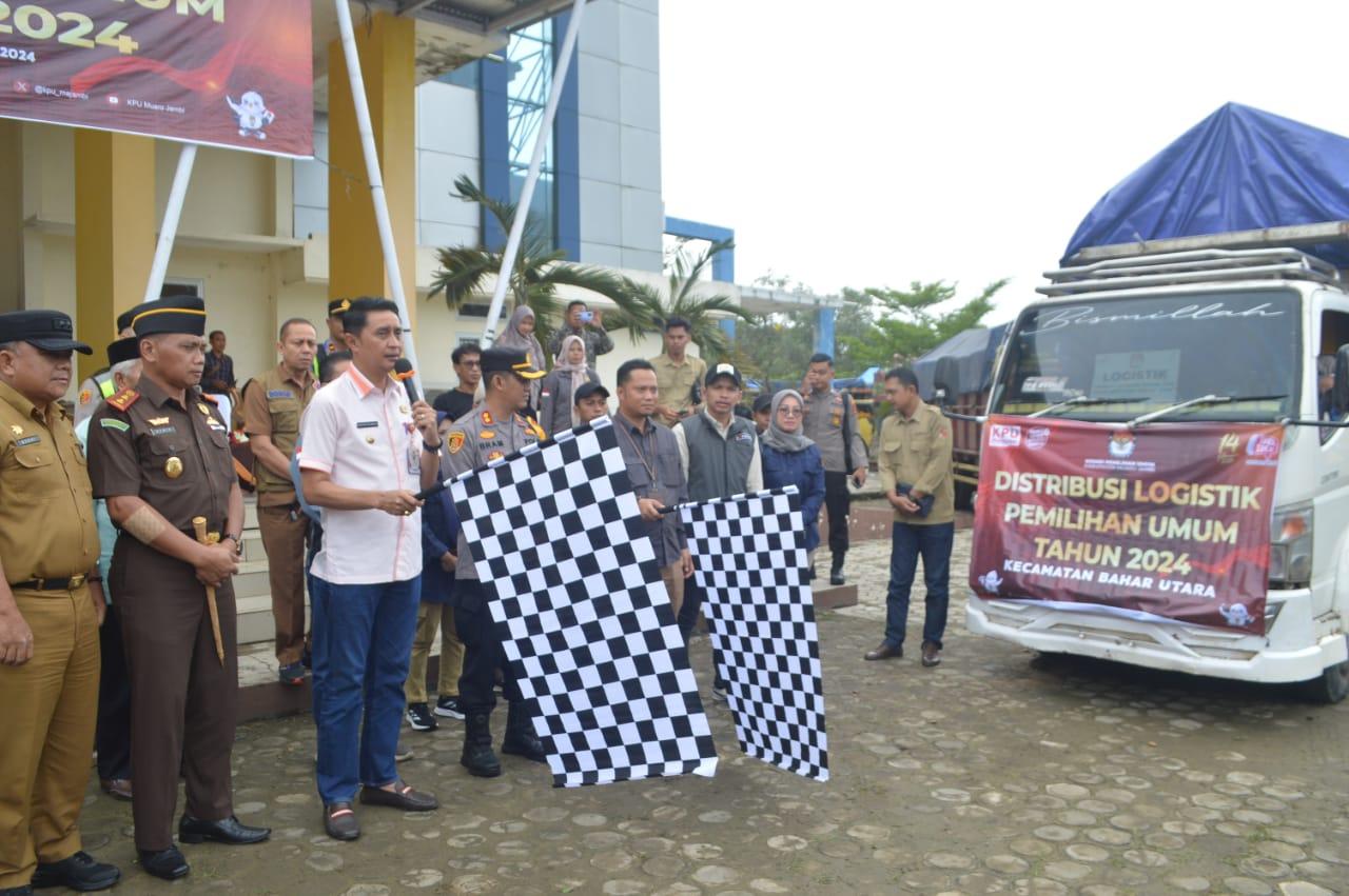 Lepas Logistik, Pj Bupati Muaro Jambi Ajak Masyarakat Sukseskan Pemilu 2024