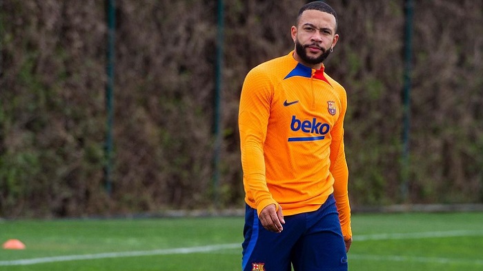 memphis-depay-di-barcelona-bakal-keluar-di-bursa-transfer.jpg
