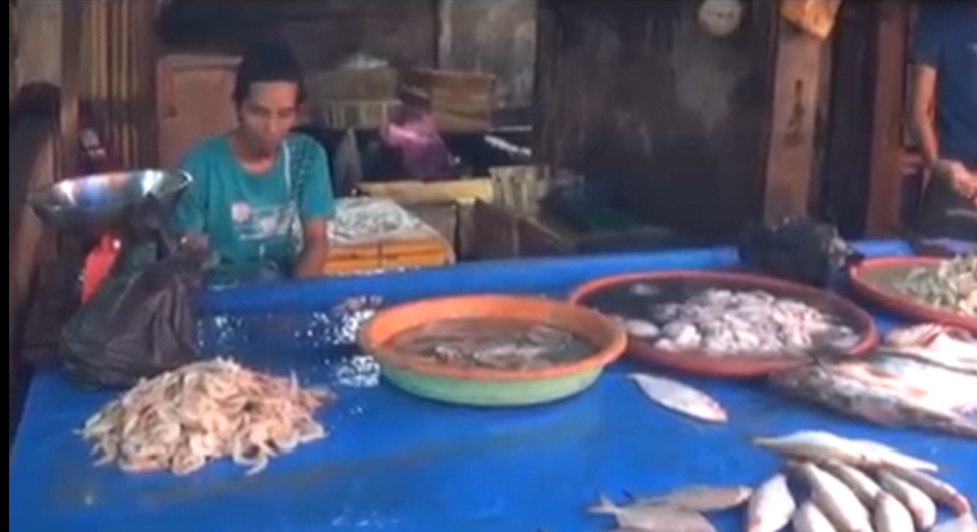 Jelang Nataru, Harga Ayam Potong di Pasar Tanggo Rajo Kuala Tungkal Stabil