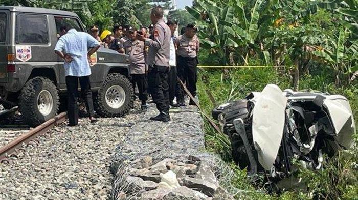 Identitas 4 Pemudik Meninggal dalam Kecelakaan Mobil Tertabrak Kereta Api di Sukoharjo