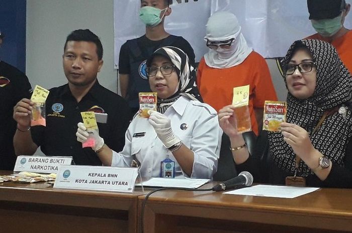 Modus Baru Edarkan Narkoba oleh Sepasang Kekasih, Bungkus Dibikin Mirip Minuman Serbuk Terkenal
