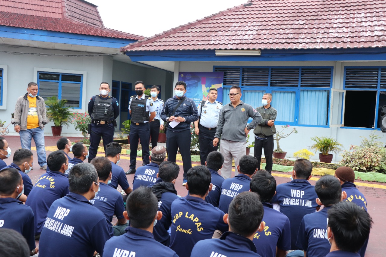 narapidana-warga-binaan-napi-lapas-jambi-dipindahkan.jpg