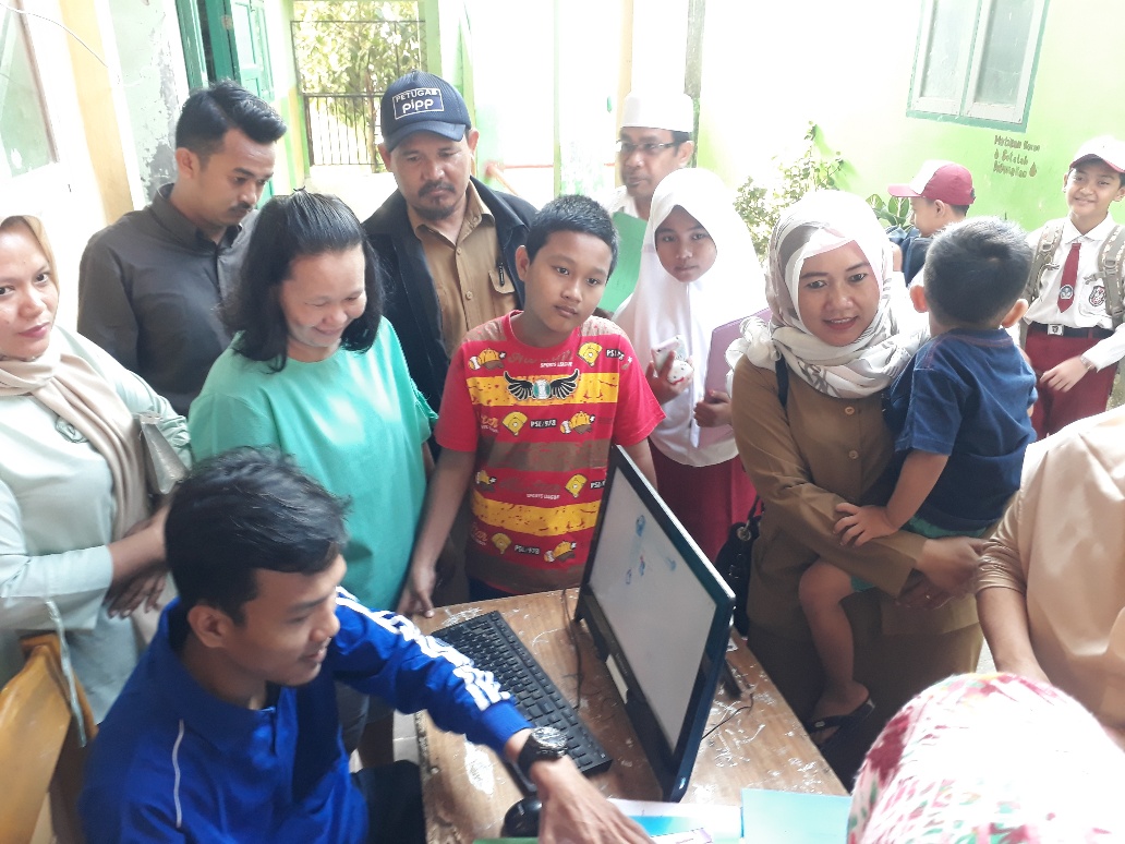 Begini Kondisi PPDB 2019 di SMPN 2 Kuala Tungkal, Panitia Dikerumuni Calon Wali Murid