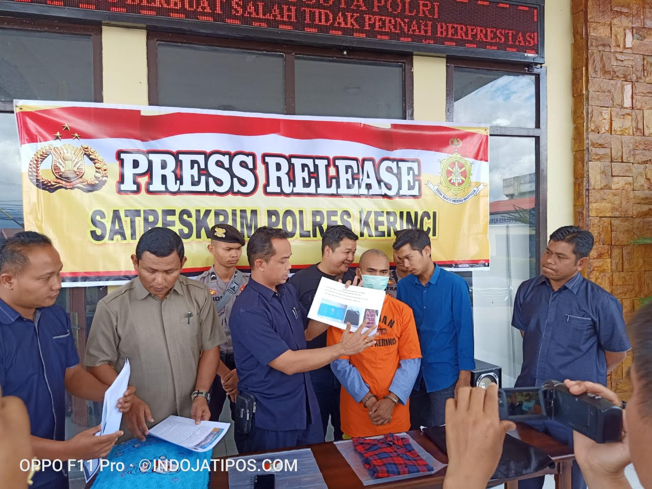 pakai-akun-palsu-dan-mengaku-akpol-warga-kerinci-ditangkap-begini-modus-pelaku.jpg