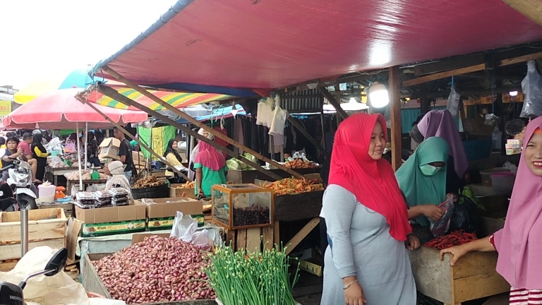 Tiga Hari Menjelang Idul Fitri Harga Bahan Pokok di Pasar Atas Sarolangun Merangkak Naik