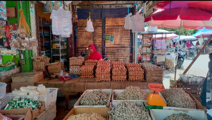 Pedagang Sarolangun: Telur Ayam Naik 50 Ribu per Karpet, Sayuran Masih Stabil Pasar Masih Sepi