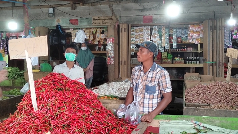 Pembeli dan Pedagang di Pasar Atas Sarolangun Cuek Tak Pakai Masker Saat Wakil Bupati Sidak ke Pasar