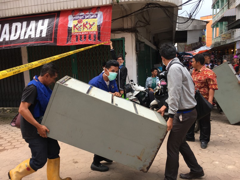 Pemadaman Kebakaran Hotel Novita Dibantu Air Hujan, Berkas Penting Hotel Dititipkan