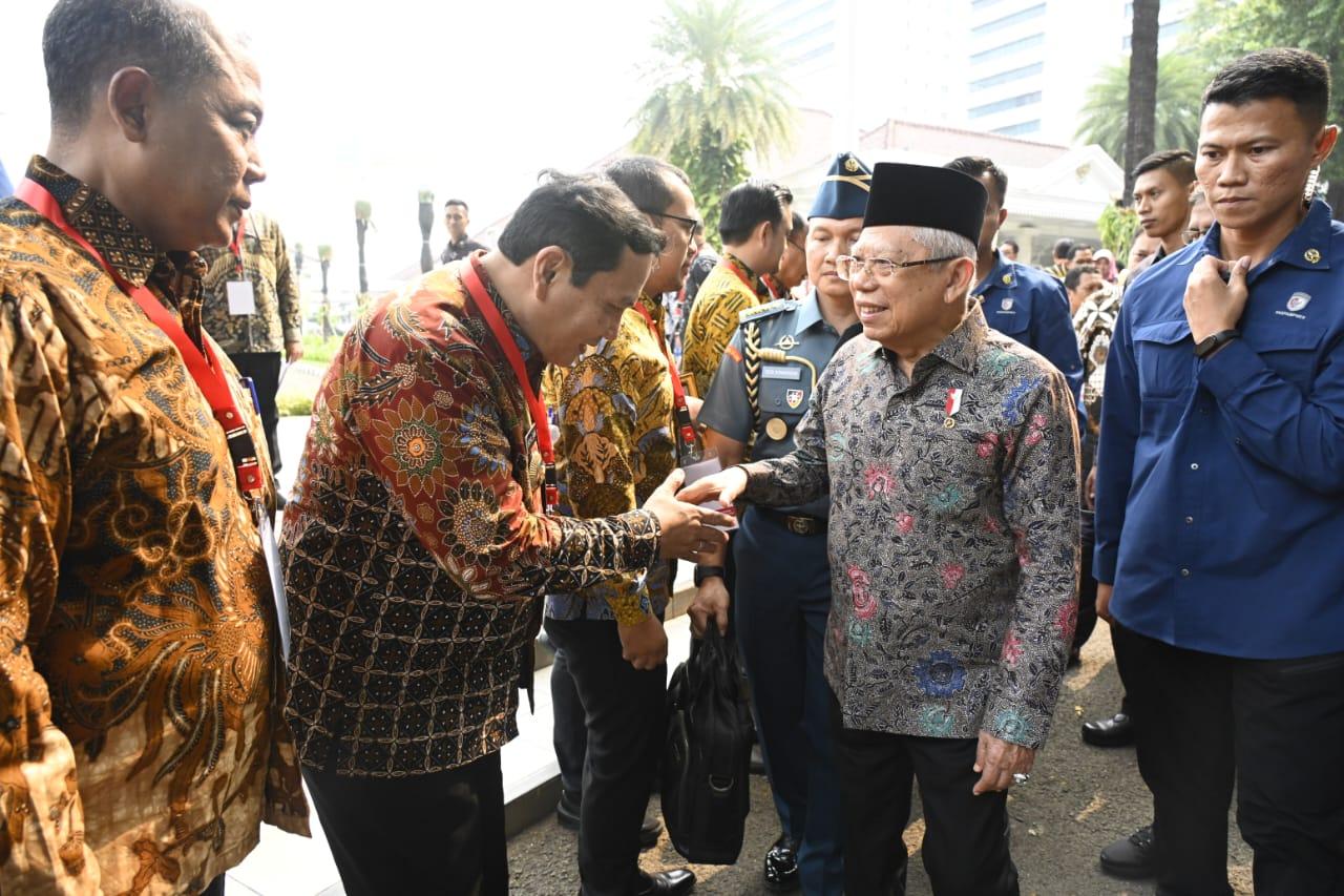 Percepatan Atasi Kemiskinan Ekstrim, Pj Bupati Sarolangun Terima Penghargaan dari Wakil Presiden RI