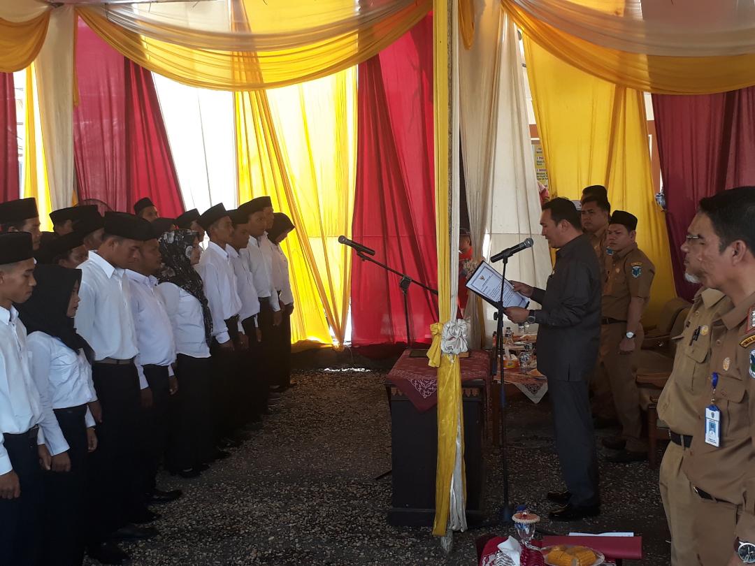 pelantikan-62-orang-dari-12-desa-di-kecamatan-bathin-xxiv-kabupaten-batanghari-dilantik.jpg