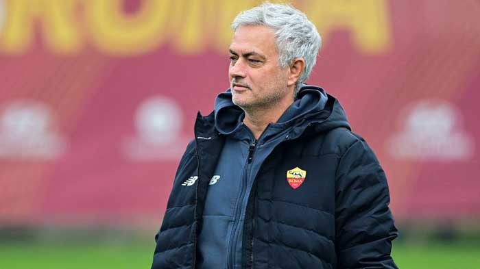Mourinho Menolak Uang Muka dari Al-Ahli untuk Tetap di AS Roma