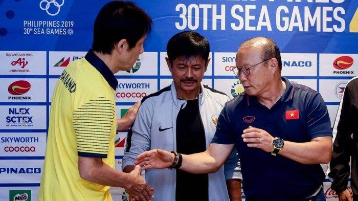 pelatih-timnas-thailand-akira-nishino-dan-pelatih-timnas-u-23-indonesia-indra-sjafri.jpg