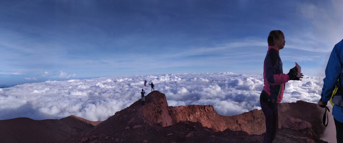 Kepakan Sayap Burung Rangkong Menambah Kenikmatan, Perjalanan ke Puncak Gunung Kerinci
