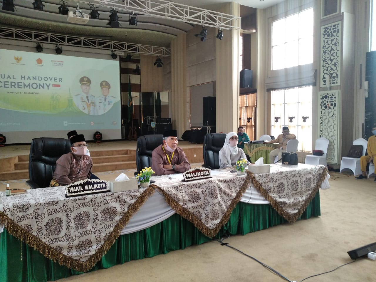 Pemkot Jambi Terima Bantuan 2.000 Liter Konsentrat dari Pemerintah Singapura