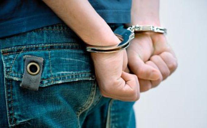 Stres Kena PHK, Andika Malah Curi Tas di Masjid