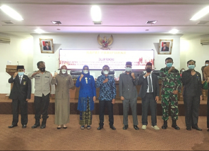 Febri Resmi Dilantik Anggota DPRD Batanghari, Gantikan Camelia Puji Astuti Sebagai PAW