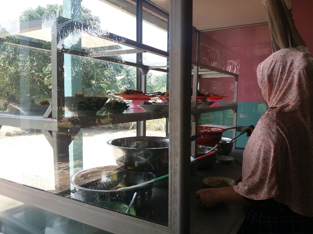 Ini Strategi Pengelola Warung Makan Saat Harga Ayam Potong Meroket, Tak Terduga