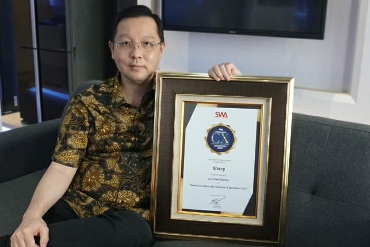 penghargaan-untuk-sharp-indonesia98.jpg