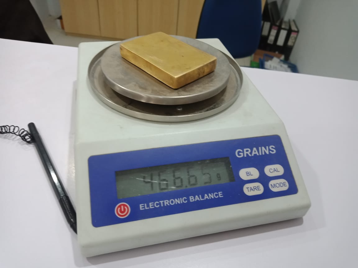 Pegadaian Uji Kandungan 'Emas Batangan' Gambar Soekarno Temuan Erwin, Berat 466,70 Gram