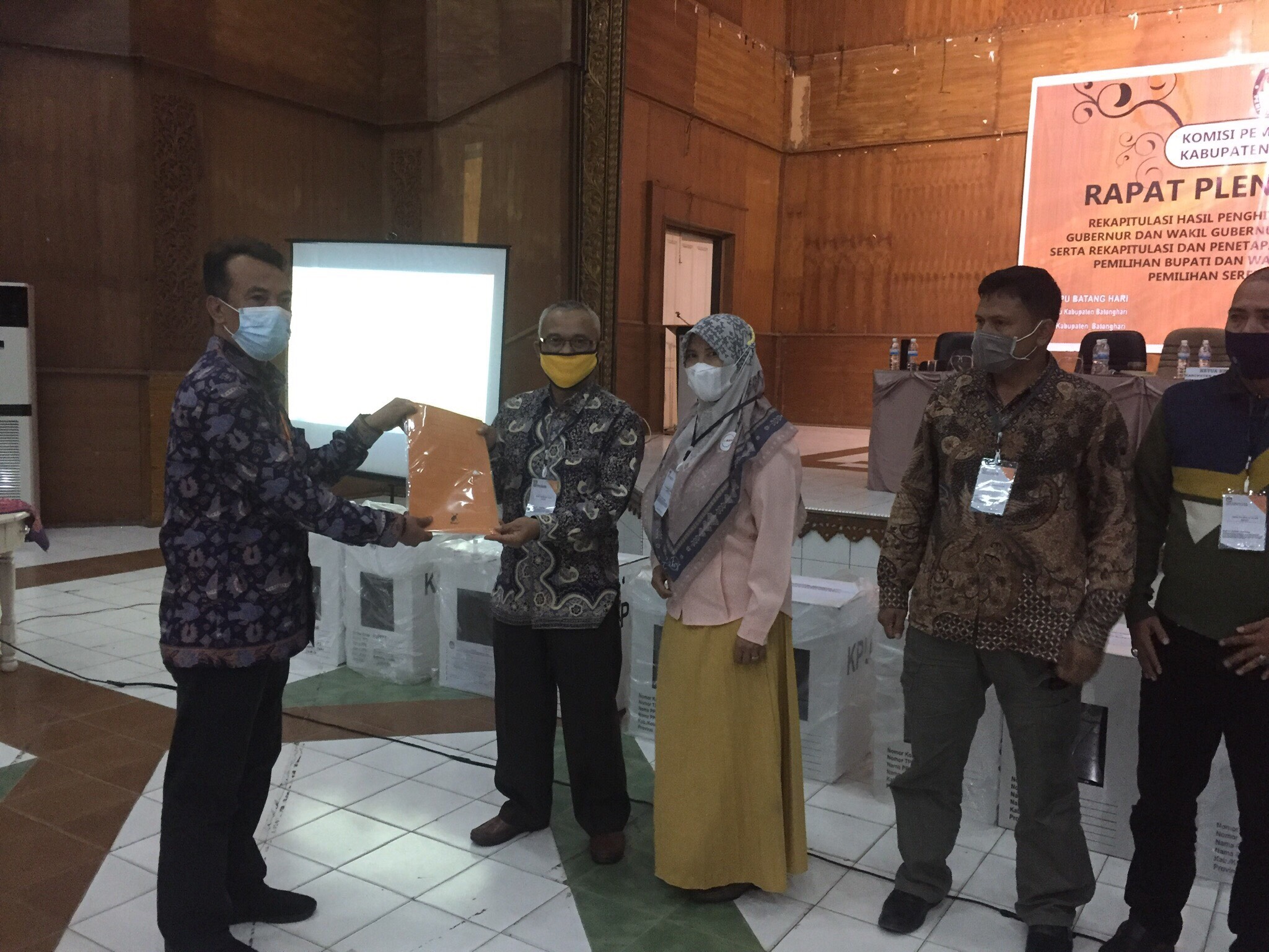 Fadhil-Bakhtiar Unggul di Pilkada Batanghari, Paslon Yunninta-Mahdan Tak Gugat ke MK