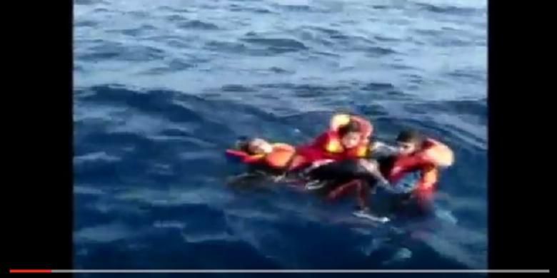 BREAKING NEWS: Mandi di Danau Kaco, Pengunjung Ini Tenggelam