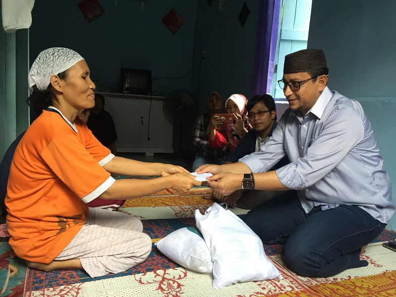 Iwako Peduli Berikan Bantuan Untuk Masyarakat yang Membutuhkan, Beri Paket Sembako dan Uang Tunai