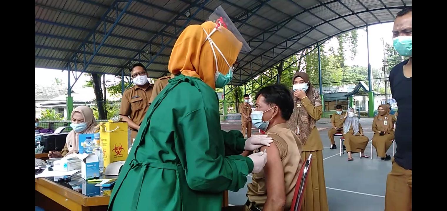 Guru di Kota Jambi yang Sudah Diswab Dapatkan Pelayanan Vaksin Covid-19