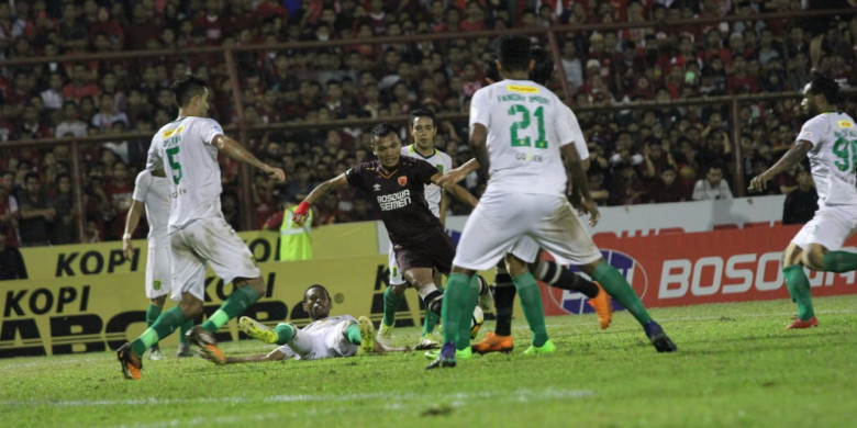 psm-makassar-vs-persebaya_20180609_234821.jpg