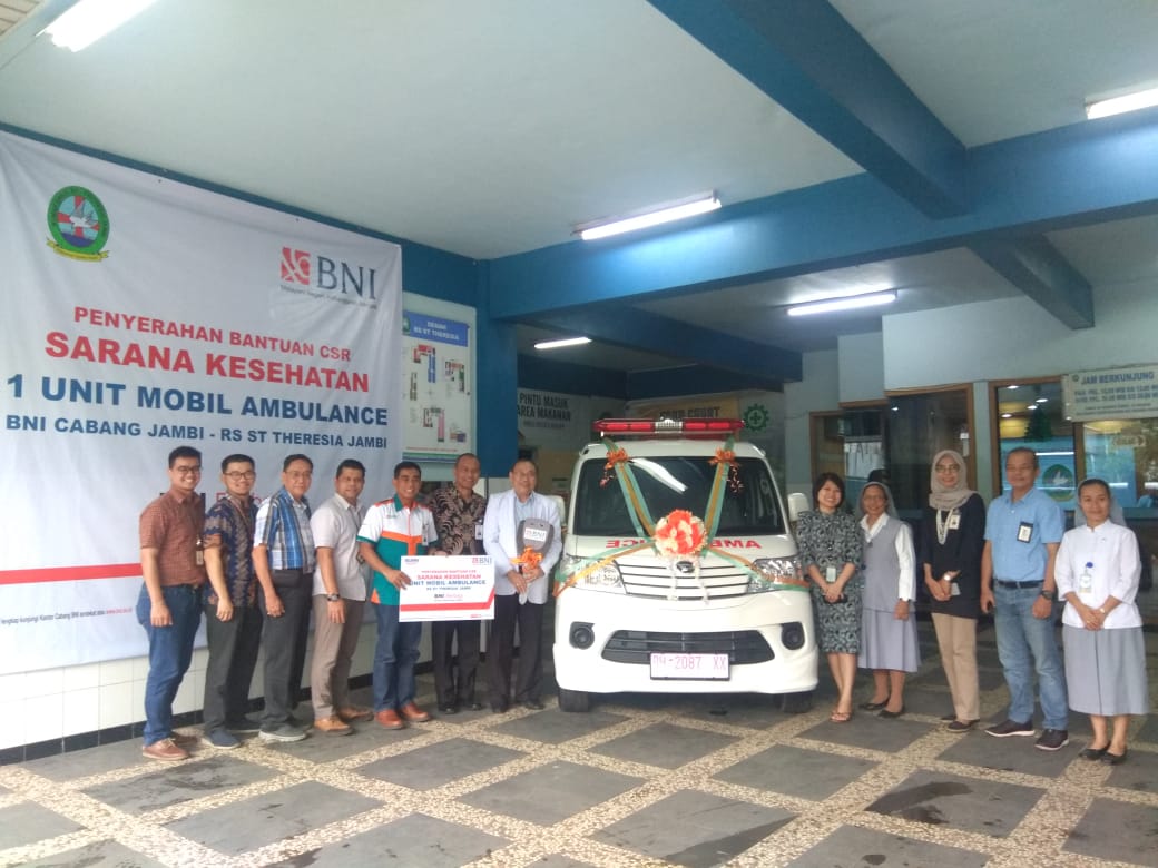 BNI Cabang Jambi Serahkan CSR Berupa 1 Unit Mobil Ambulance Kepada RS. ST Theresia Jambi